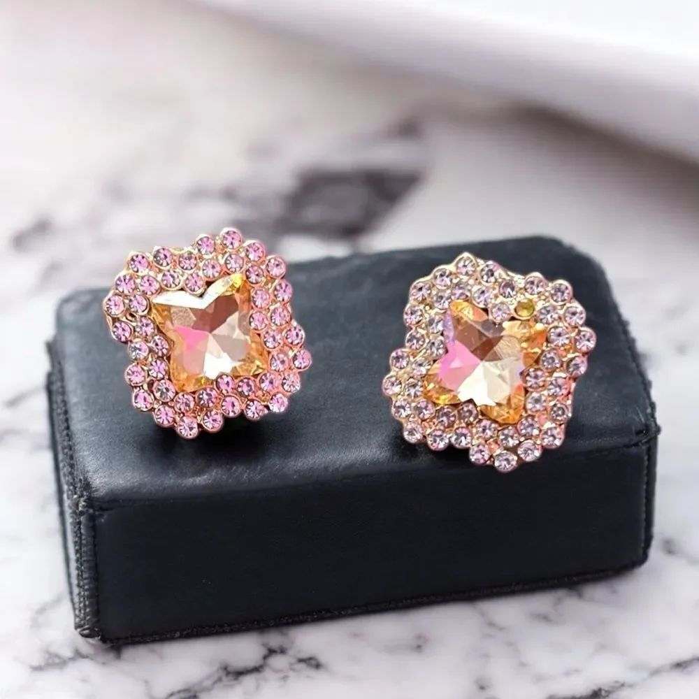 💎2/$30💎 Elegant Yellow White Crystal Clover Gold Tone Earring